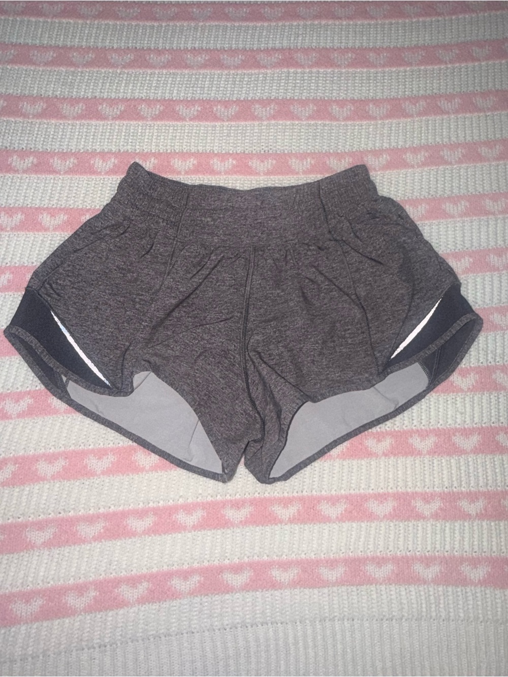 lululemon hotty hot shorts - Picture 2 of 5